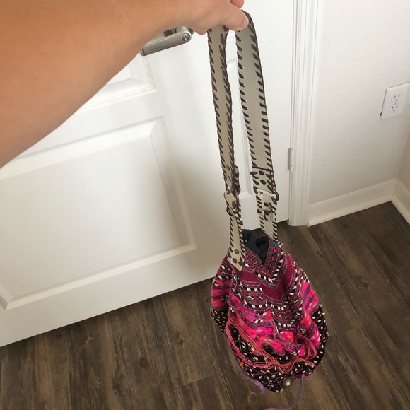 Large slouchy boho tote bag with shell details. - Picture 5 of 8